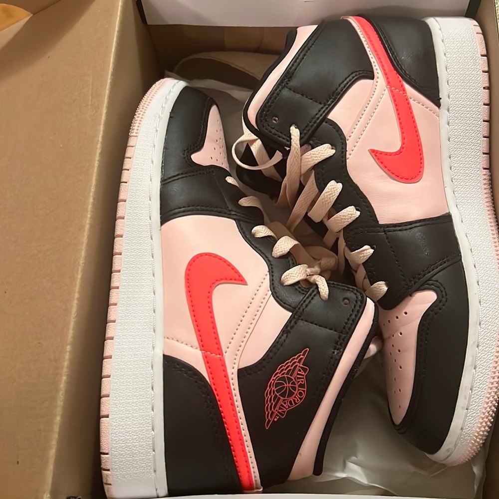 Nike air Jordan 1 mid 5.5 VNDS